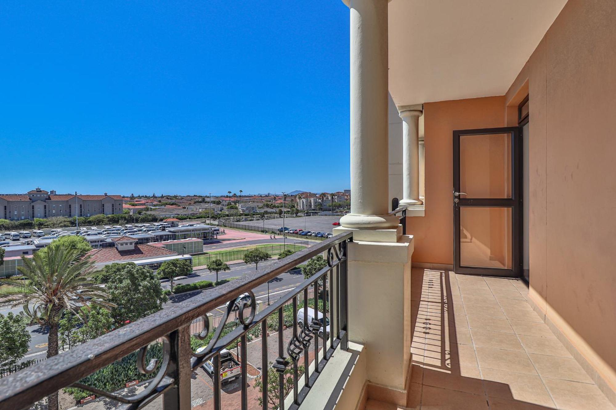 405 Portofino Eyrie Apartment